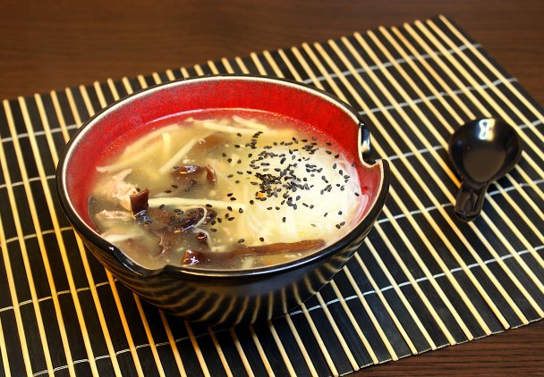 Pikantna zupa z kaczką i bambusem