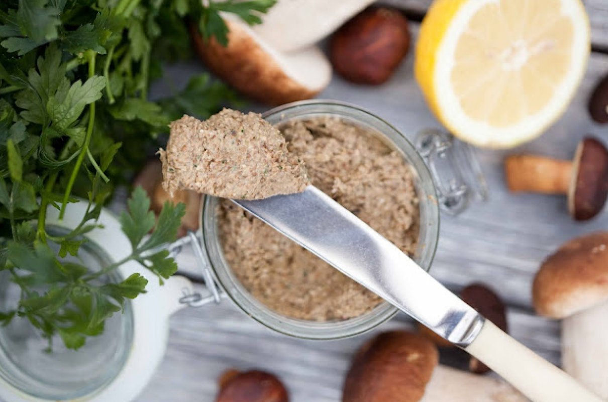 pesto z grzybów leśnych