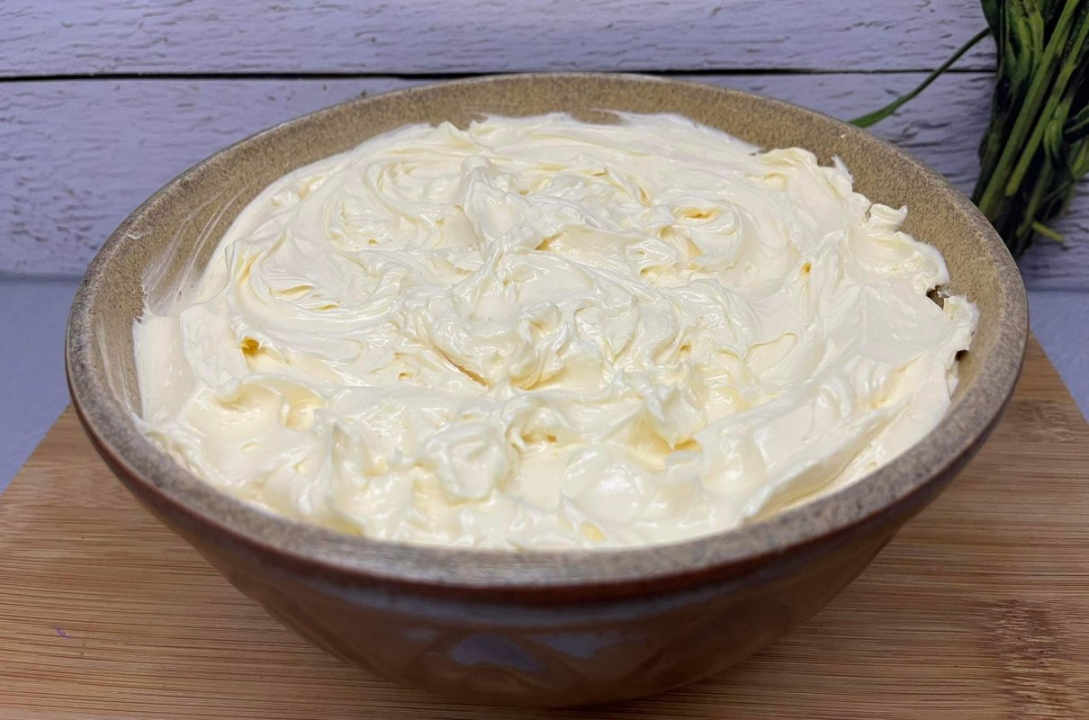 Tradycyjny krem do tortów-image