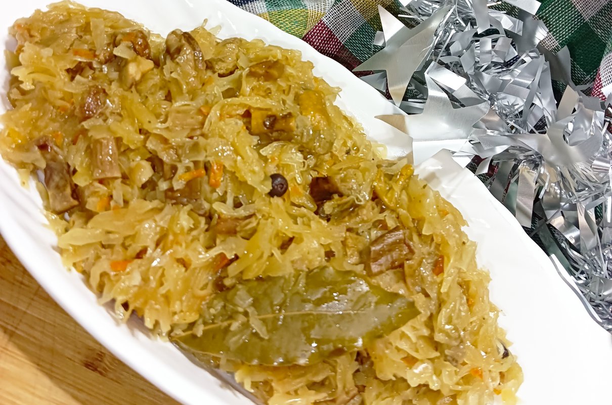 Bigos wigilijny z suszonych borowików