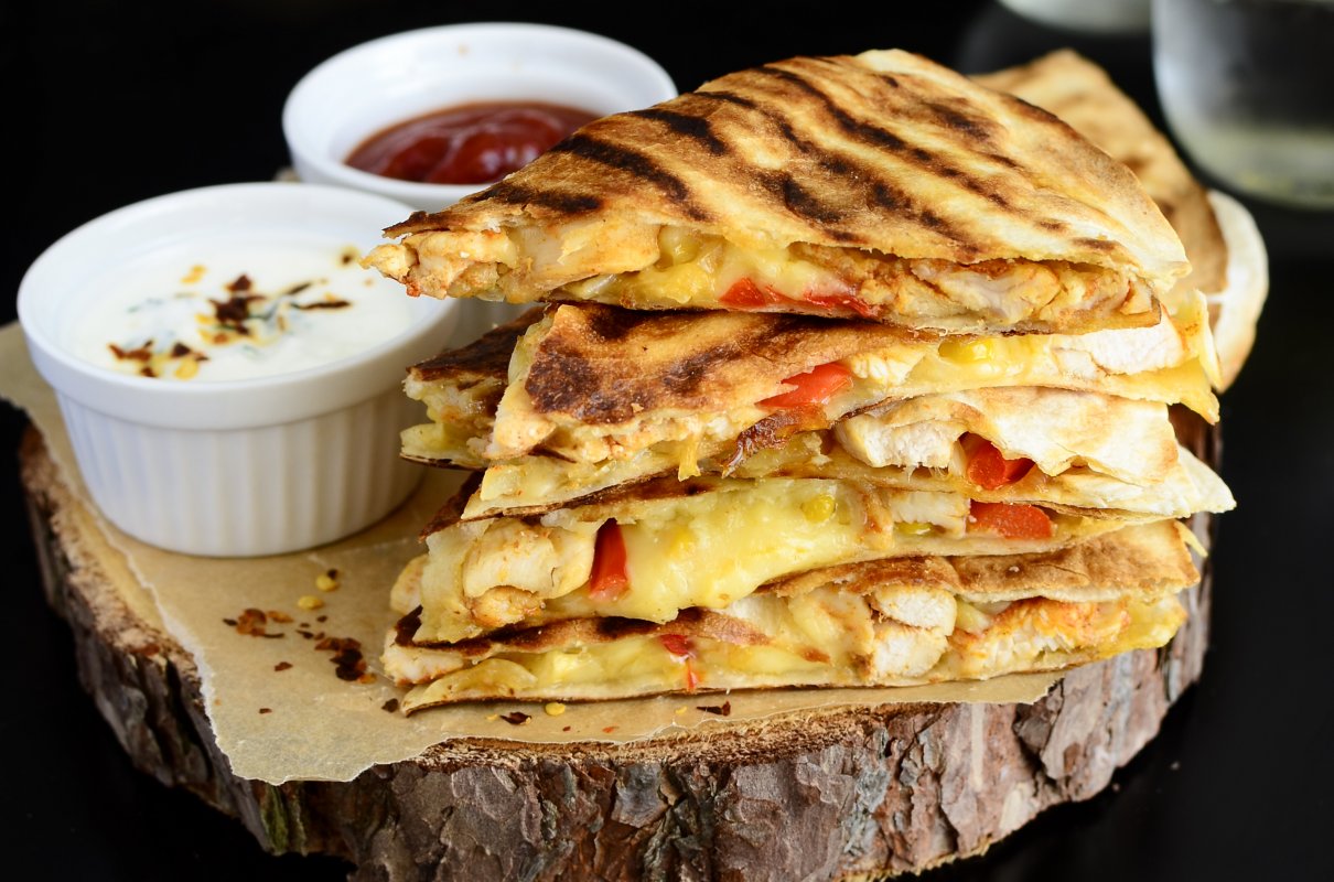 Quesadilla z kurczakiem i papryką