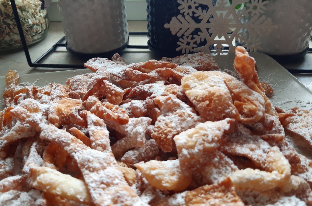 Chruściki na tłusty czwartek
