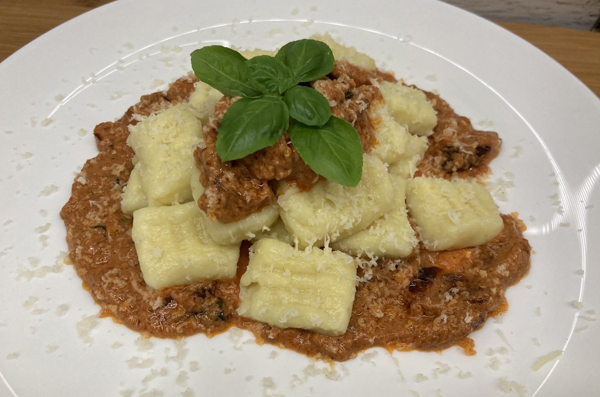 Gnocchi z pomidorowym pesto