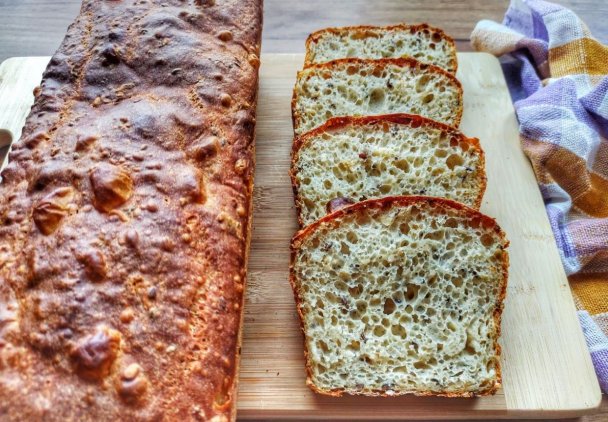 Chleb łyżką mieszany z ziarnami – Chleb domowy dla początkujących