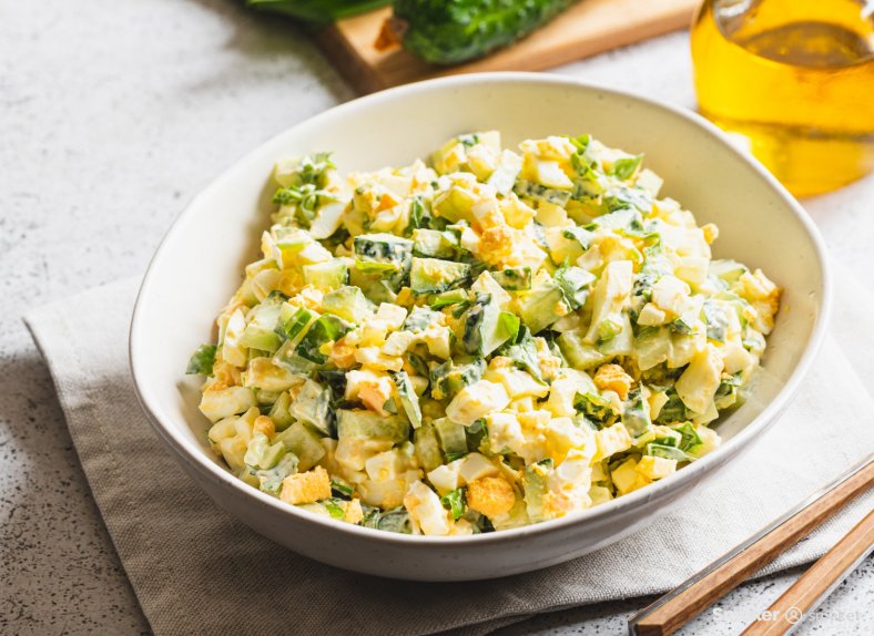  Sałatka z czosnku niedźwiedziego 