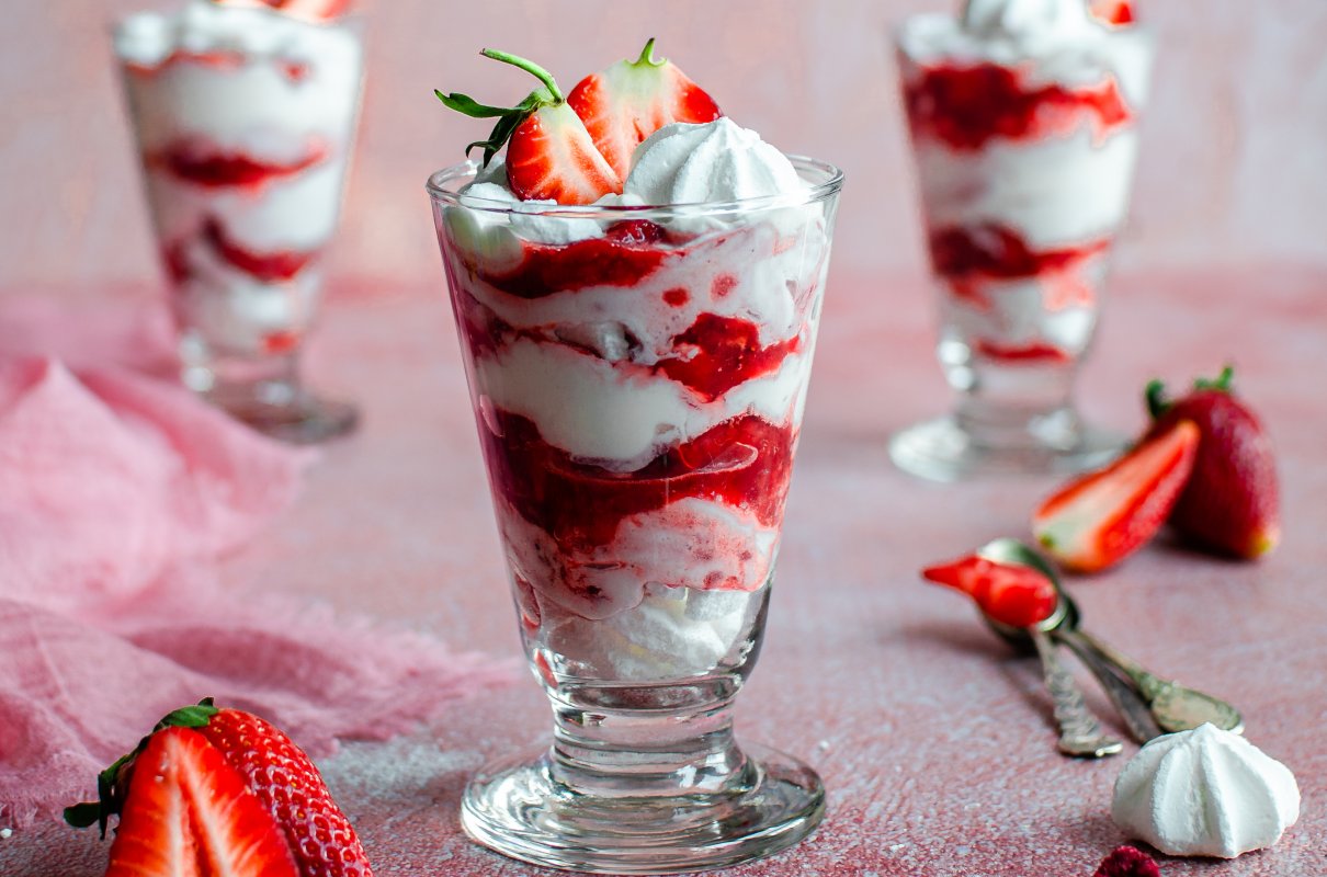 Eton mess truskawkowo-malinowy