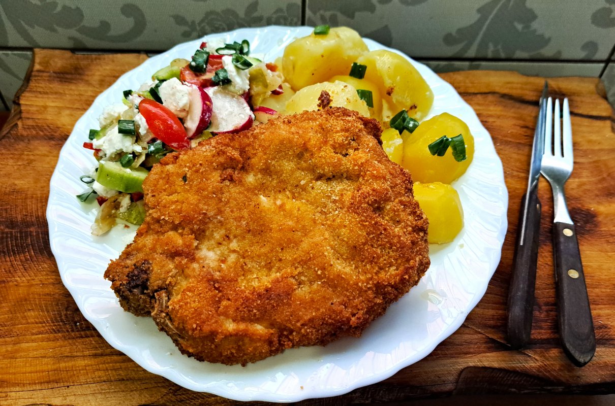 Schabowy Z Ziemniaczkami I Sur wk schabowy-z-ziemniaczkami-i-sur-wk