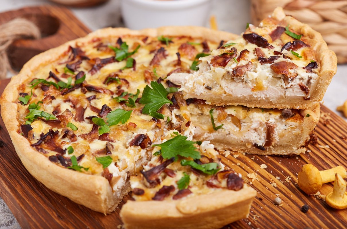 Tarta z kurczakiem i pieczarkami