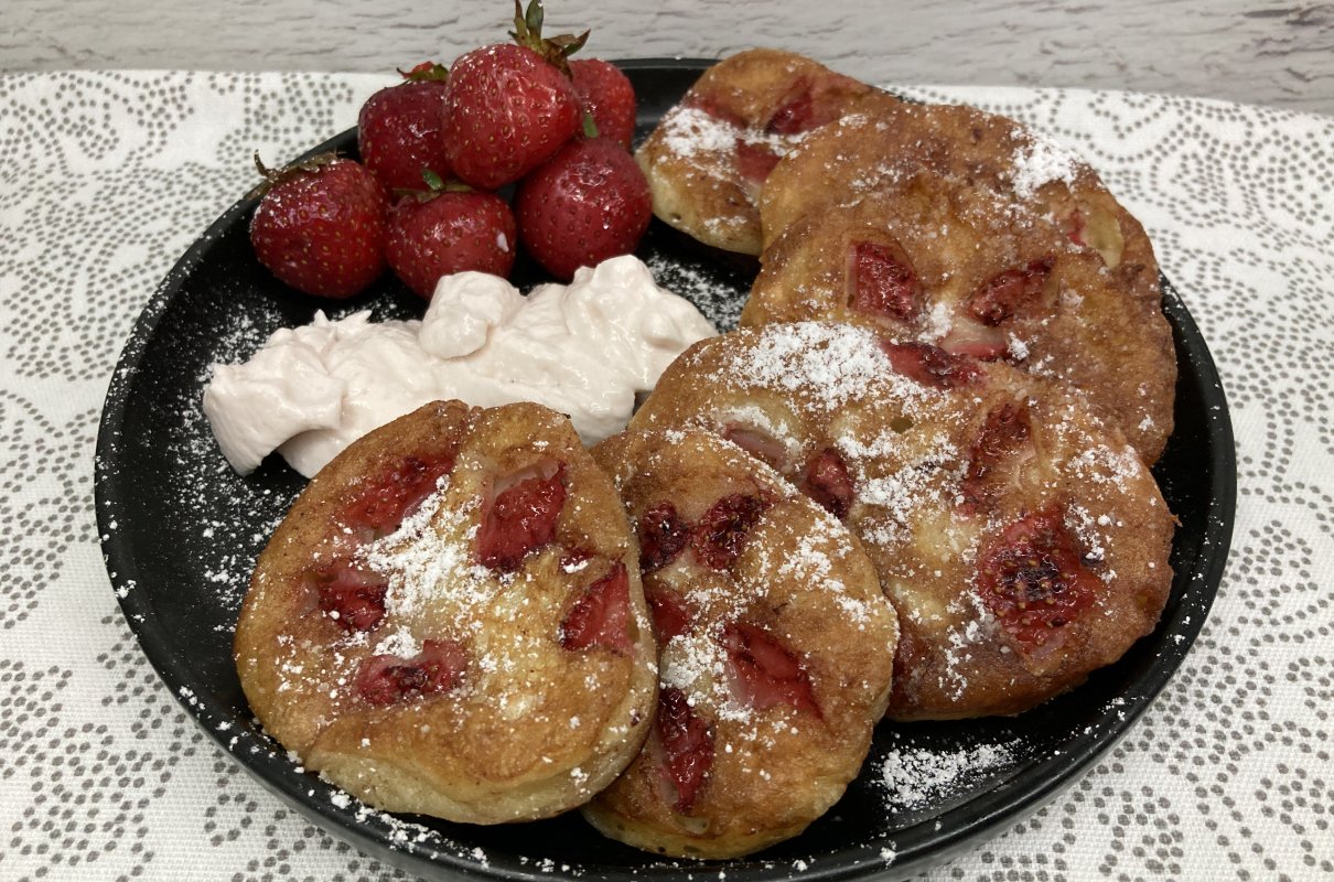 Placuszki truskawkowe z jogurtem skyr