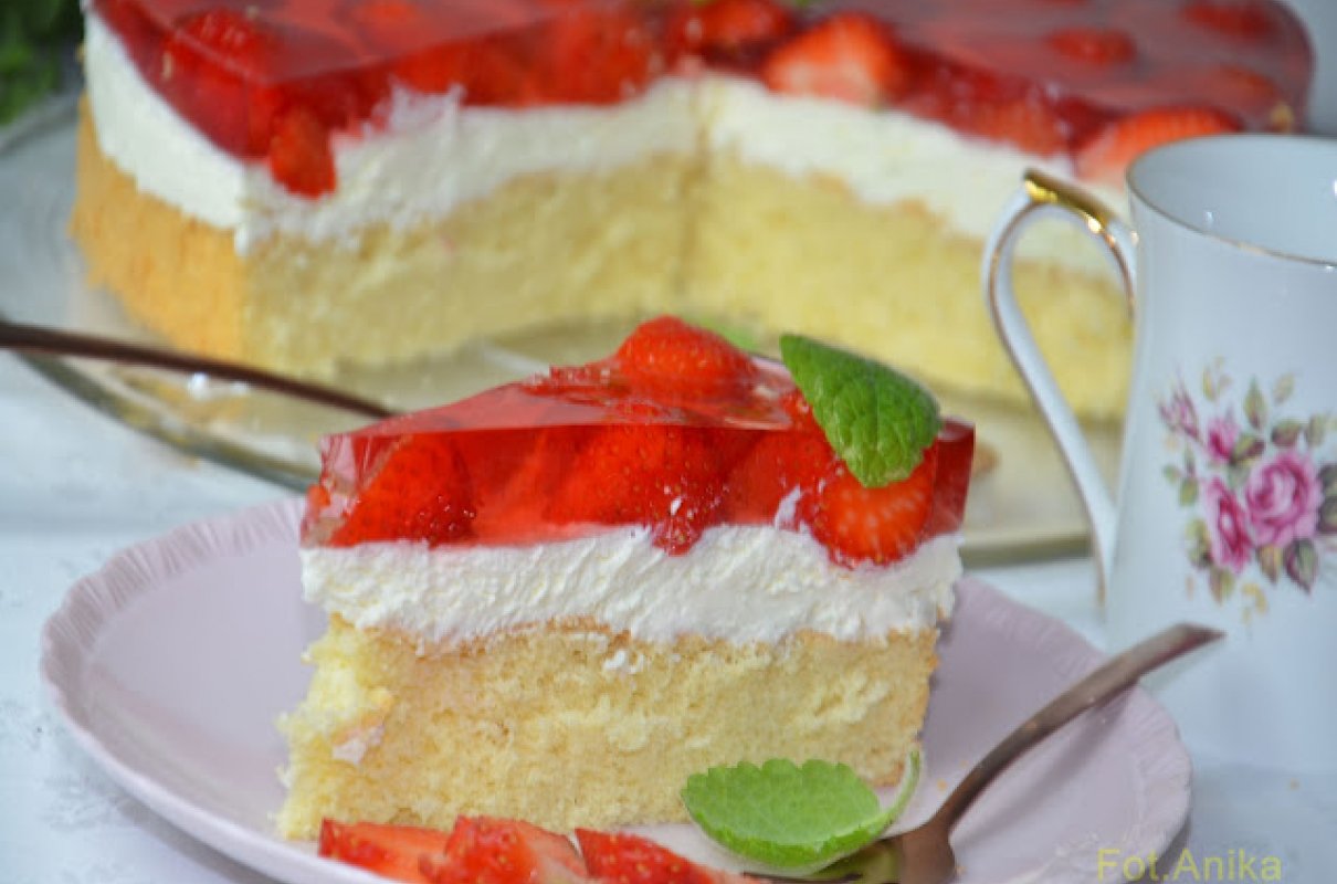 Ciasto Z Truskawkami I Mascarpone I Galaretką Biszkopt z truskawkami i mascarpone