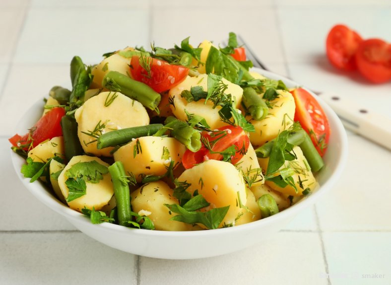  Sałatka ziemniaczana z fasolką 