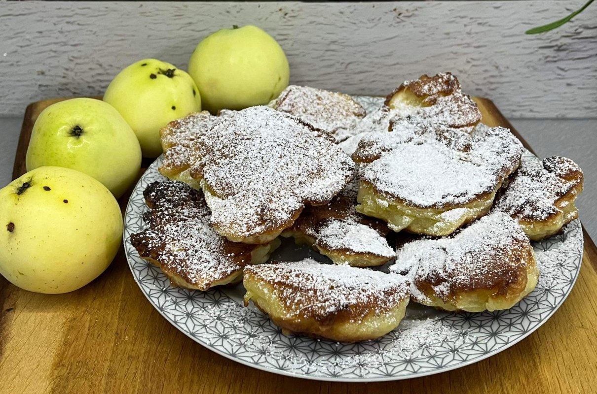 Menu Dorotki Racuchy Z Jabłkami Racuchy drożdżowe z jabłkami