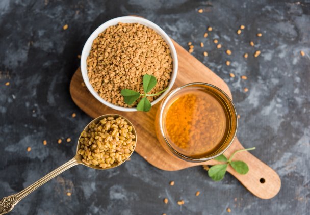 Wypij na czczo, zwłaszcza gdy się odchudzasz lub masz wysoki cholesterol. Jak zrobić wodę z kozieradką?