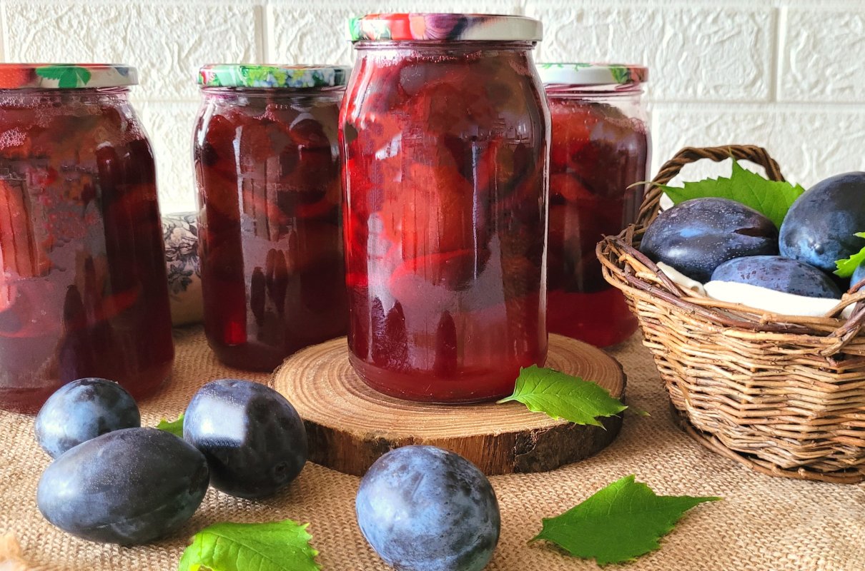 Kompot ze śliwek na zimę- przepis babci