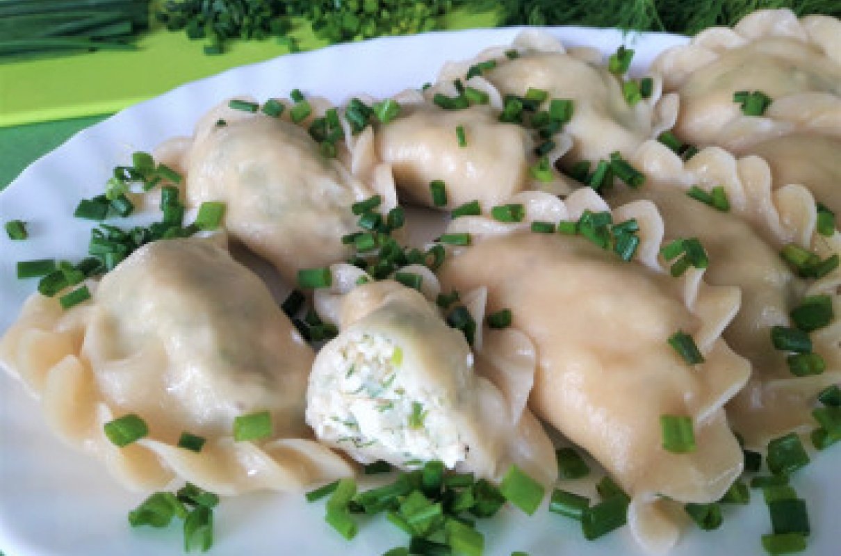 Pierogi z ziemniakami, serem i koperkiem