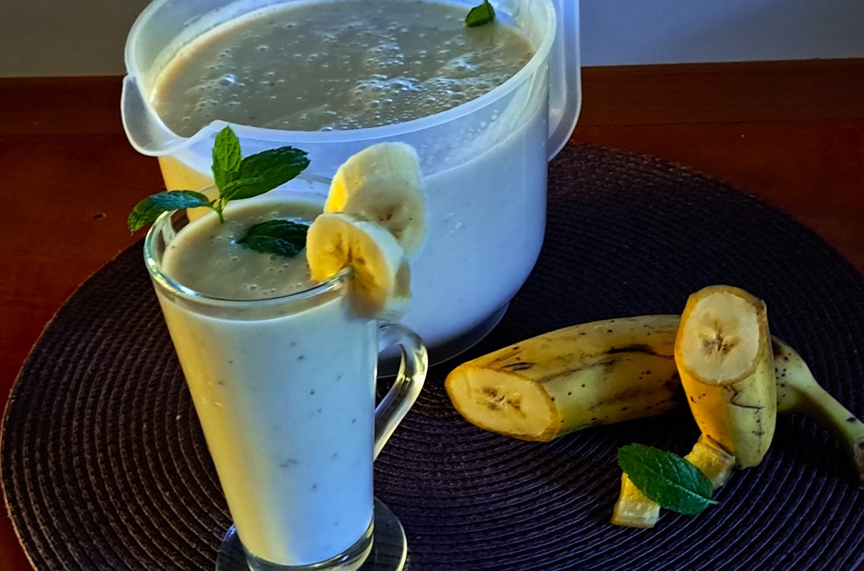 Prosty koktajl bananowy na maślance