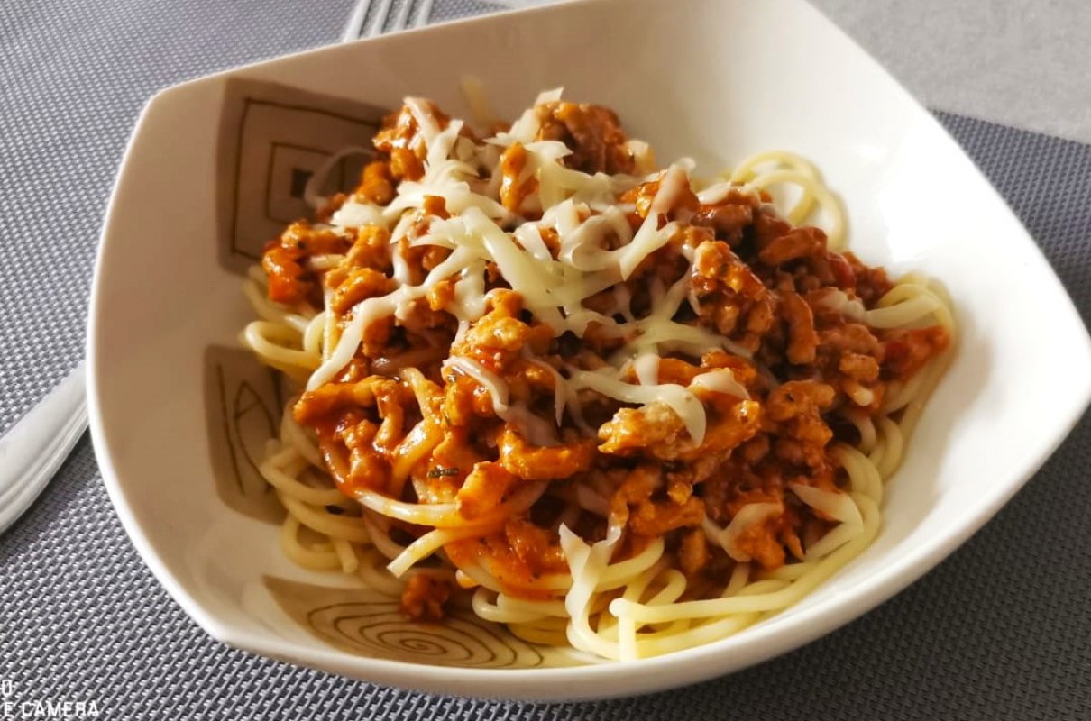 Prosty Przepis Na Spaghetti Z Mięsem Mielonym Spaghetti z mięsem mielonym i sosem