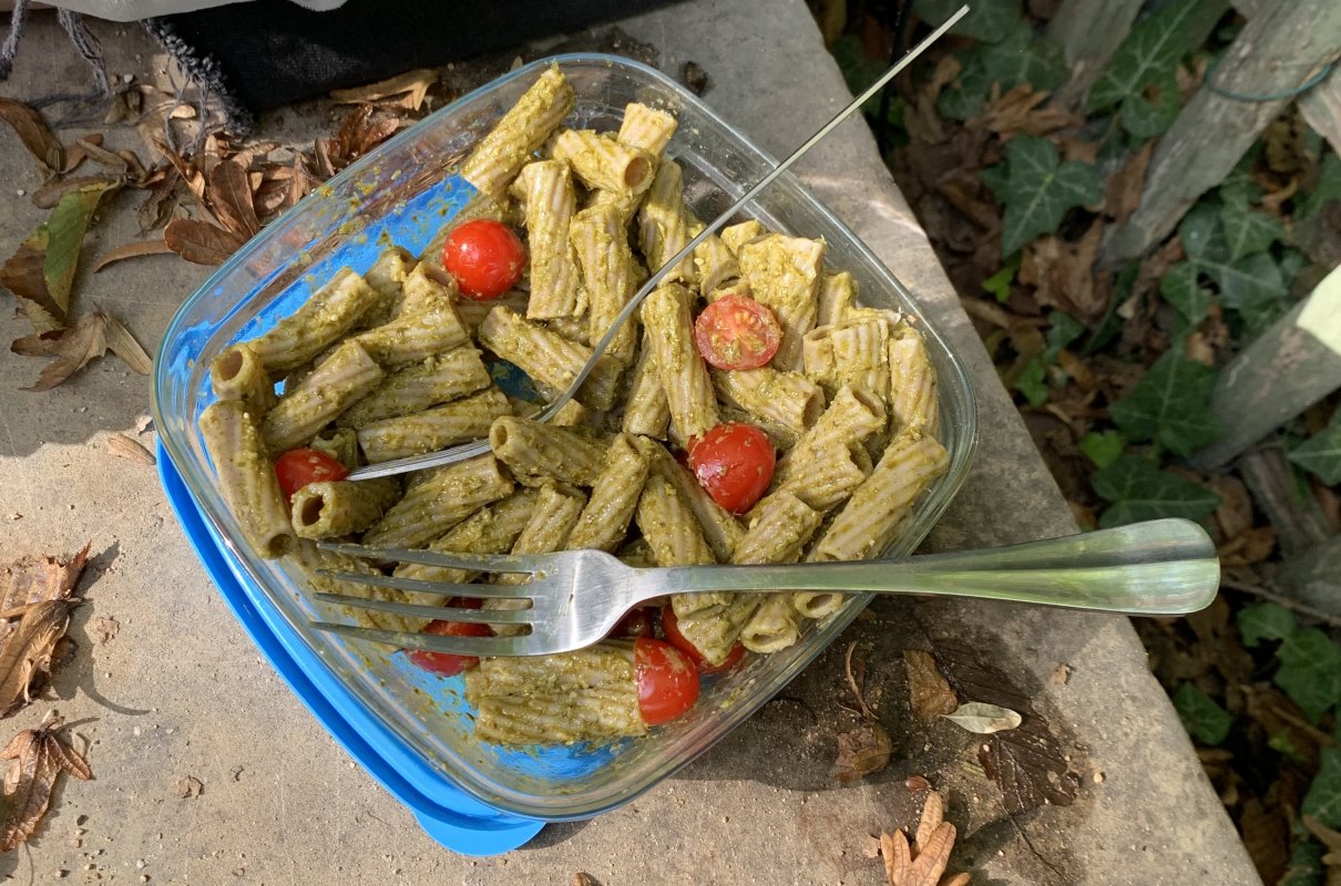 makaron z bazyliowym pesto