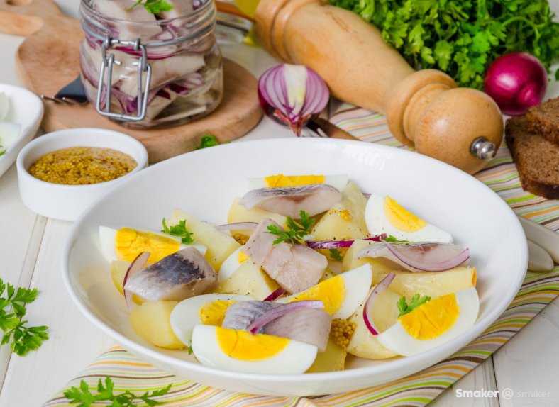  Sałatka śledziowa z jajkiem 