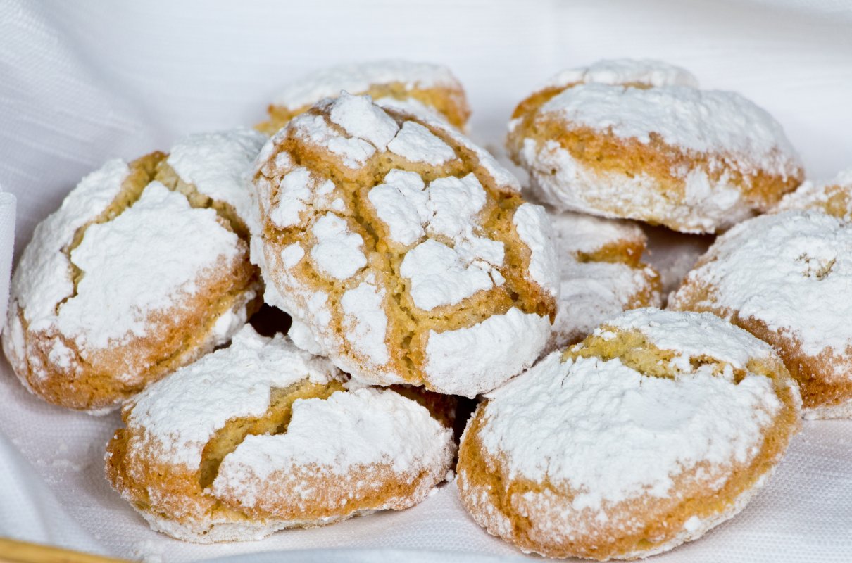Ricciarelli – toskańskie migdałowe ciasteczka