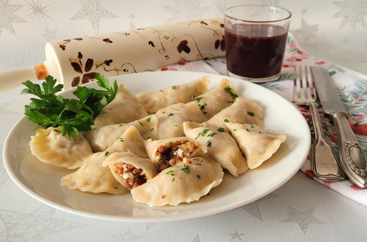 Pierogi z kaszą gryczaną i twarogiem