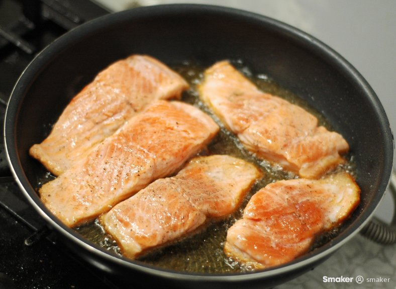  Łosoś smażony na maśle 