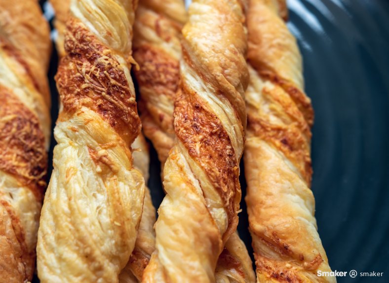  Paluchy z ciasta francuskiego z serem 