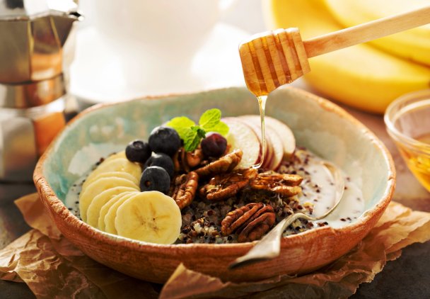 Dodajesz do owsianki i chudniesz. Oto dodatki, które wspomogą odchudzanie