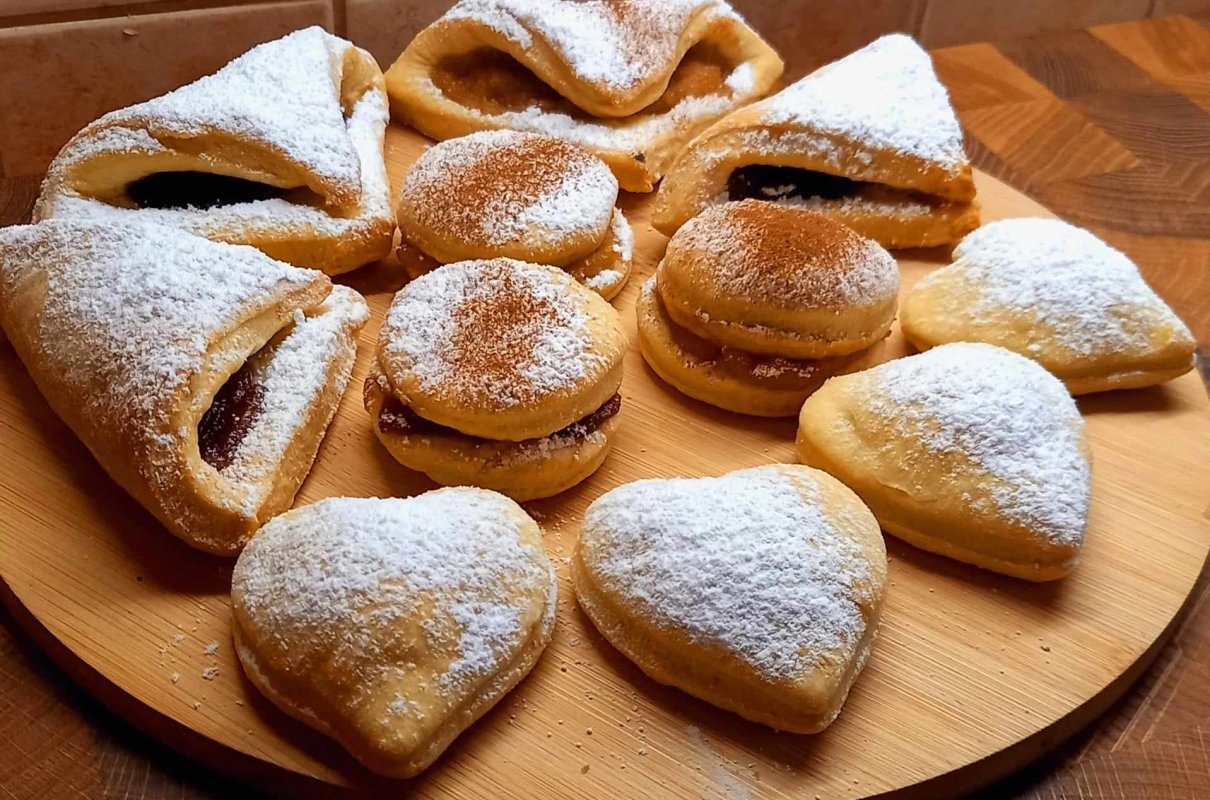 Rożki, krążki i serduszka krucho drożdzowe