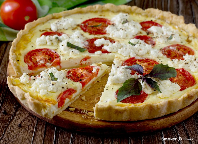  Quiche serowy z pomidorami 