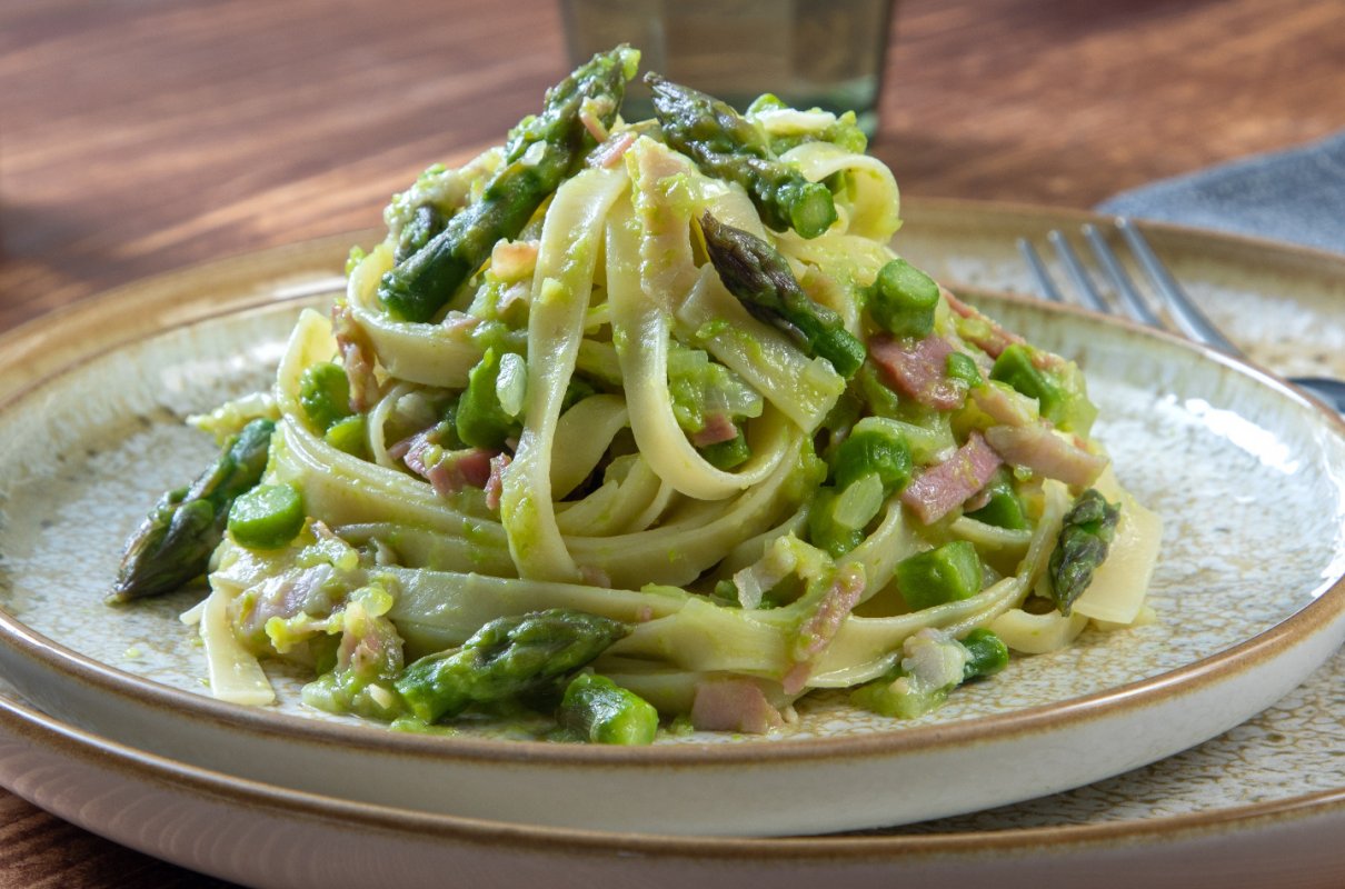 Carbonara ze szparagami