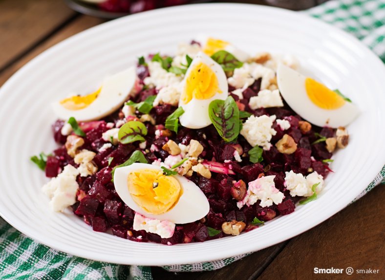  Sałatka z serem feta i burakami 