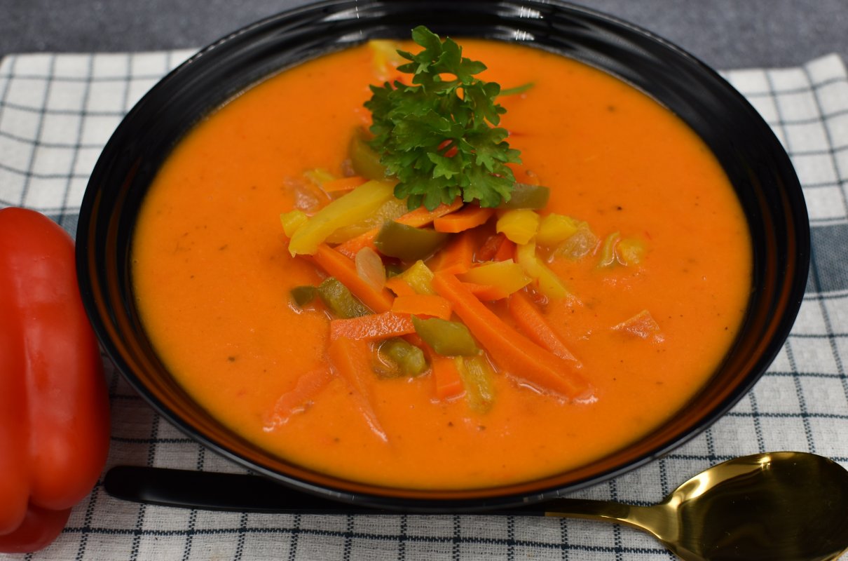 Zupa krem z pieczonej papryki