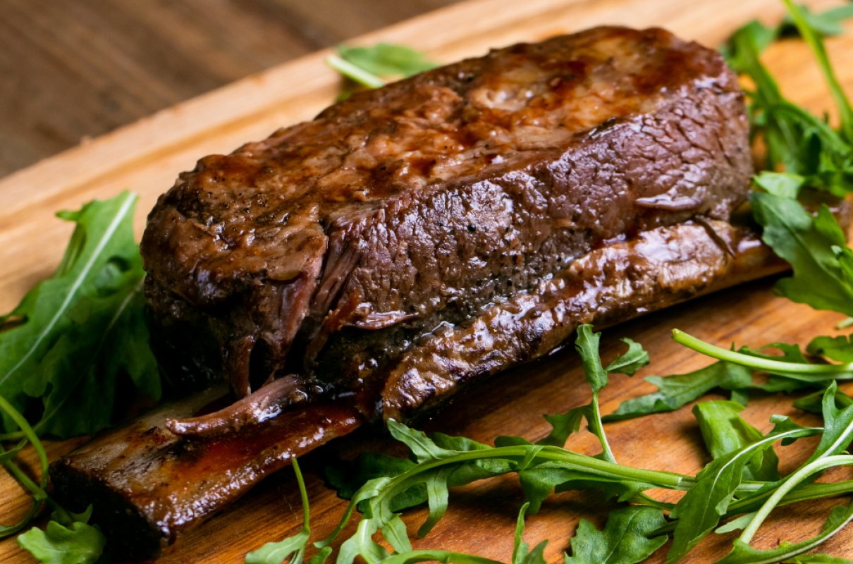 Jak przygotować idealne żebra wołowe za pomocą techniki BBQ? Praktyczny