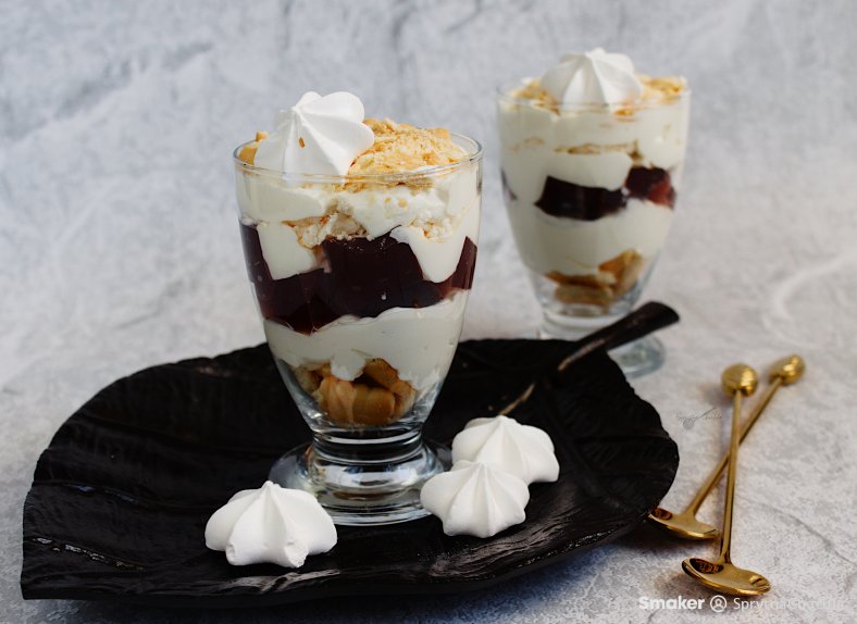  Deser z galaretką z granatu 