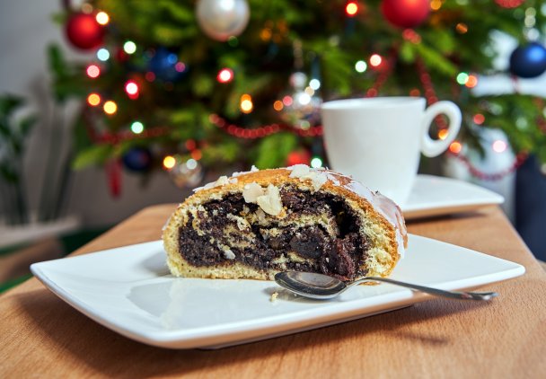 Co zrobić, żeby makowiec nie popękał – kuchenne triki. Stary przepis na tradycyjny makowiec