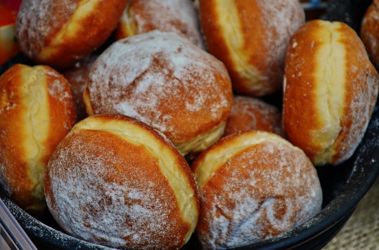 Zawsze dodaję do pączków. Dłużej są świeże, a ciasto jest delikatne jak chmurka