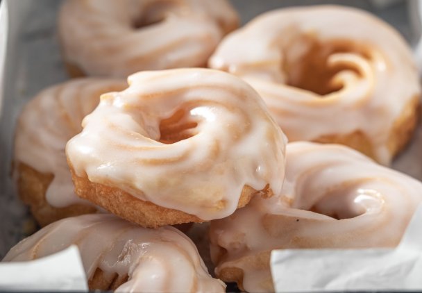 Proste pączki z ciasta parzonego. Tani przepis krok po kroku