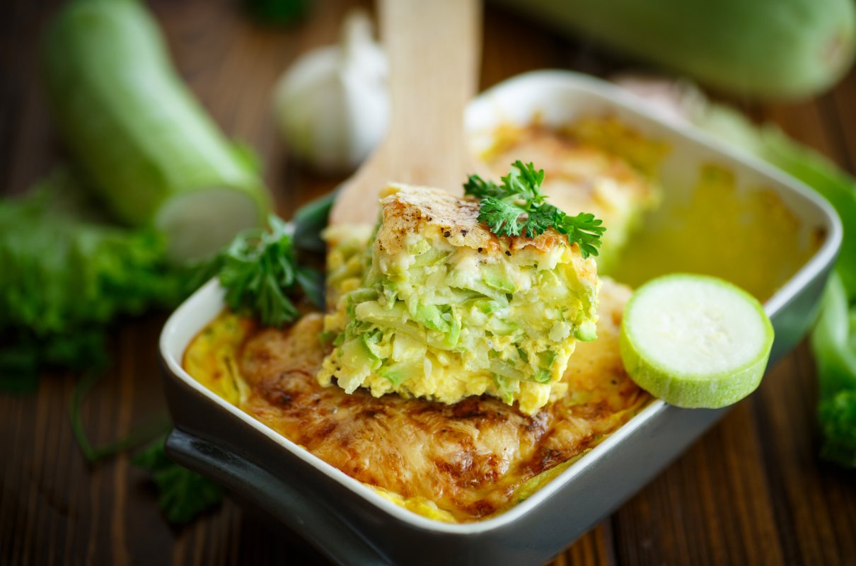 5 najlepszych zapiekanek z cukinii. Szybkie i sycące pomysły na obiad