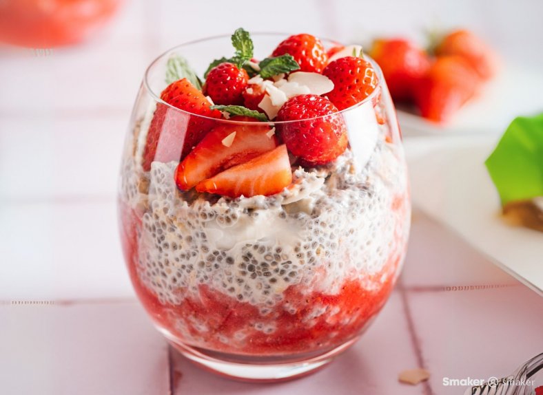  Deser chia z truskawkami 