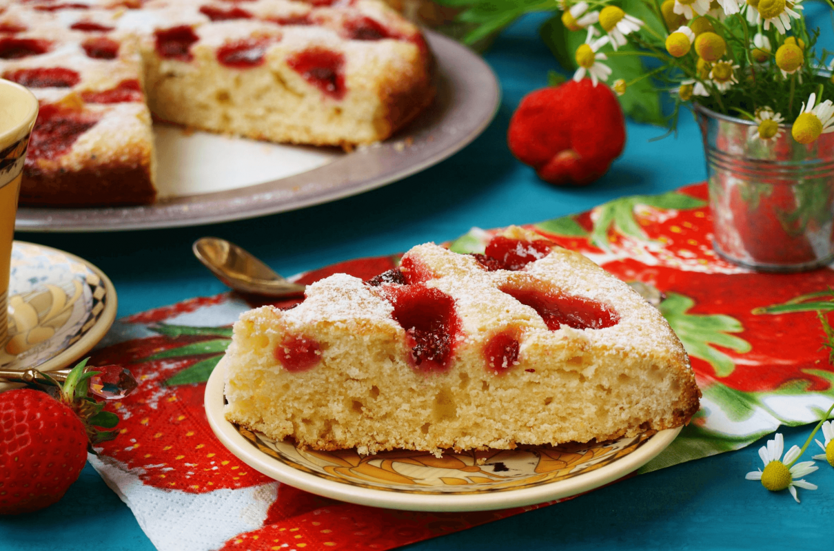 Najlepsze ciasta z truskawkami. Ucierane, kruche i biszkoptowe