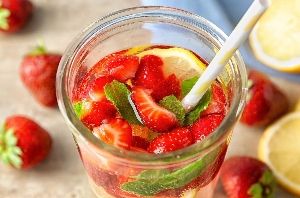 Nie kupuj w sklepie, w domu zrobisz lepszą. Dobrze nawadnia i ma dużo witamin