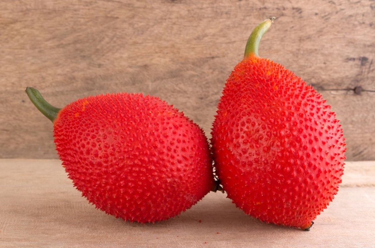 Owoce ma pełne witamin, a olej z nich nie ma cholesterolu. Doskonała na problemy z sercem i odpornością