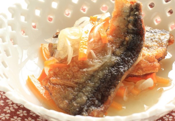 Na wakacjach nad jeziorem spróbuj tej ryby. Delikatna w smaku, ma dużo dobrego białka i witamin