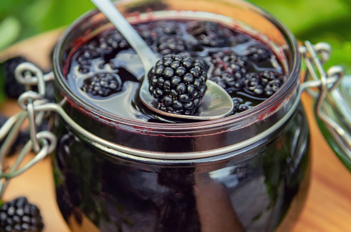 Niedoceniane owoce pełne witamin. Jakie przetwory można zrobić z jeżyn?