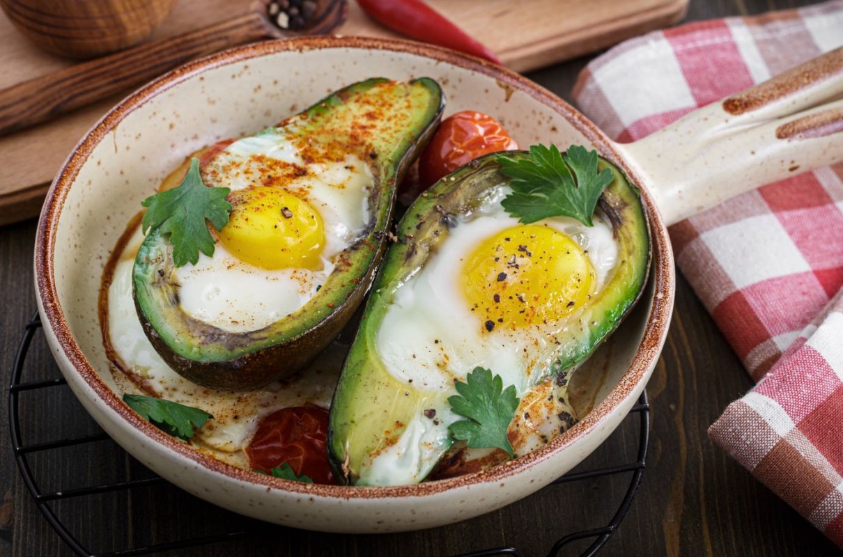 8 nietypowych przepisów z awokado. Te dania zaskoczą choćby wysublimowane podniebienie