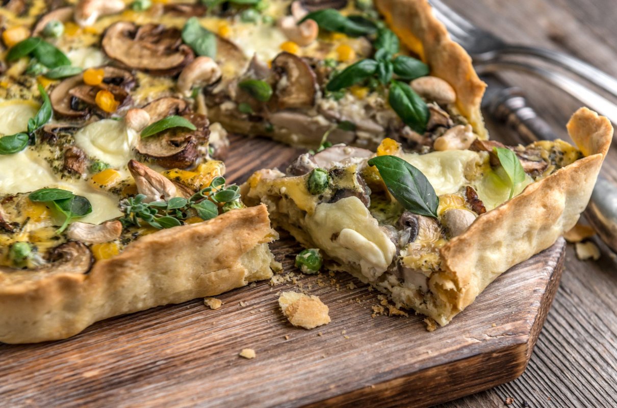 Tarta z grzybami. 4 dania, które możesz podać choćby na istotną imprezę