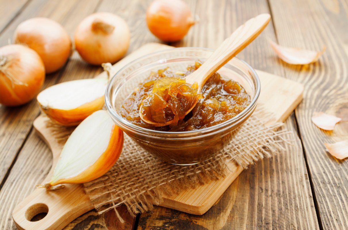 Dżem, konfitura, lub w wersji prażonej. Co dobrego zrobić z cebuli na zimę?