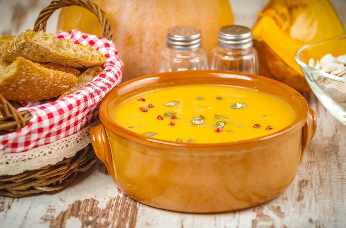 Dynia i papryka – doskonała jesienna para. Zrobisz z niej nie tylko treściwą zupę