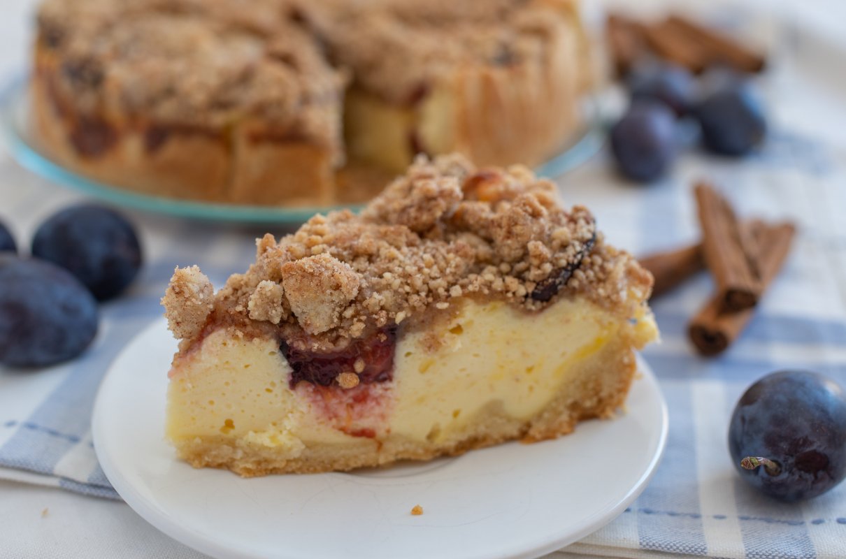 Z jabłkami, śliwkami, gruszkami. Nietypowe pomysły na pyszne, kremowe serniki